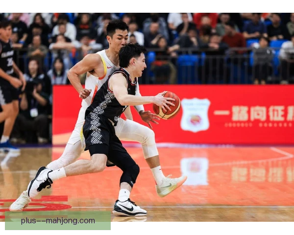 男篮亚洲杯预选赛场地，球队适应能力成关键